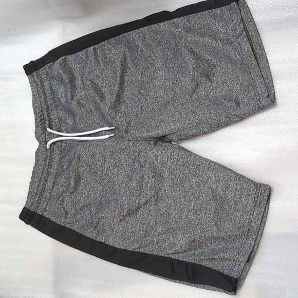 South Pole Other - Men's South Pole Authentic Collection Gray with Black Stripe Shorts Size Large